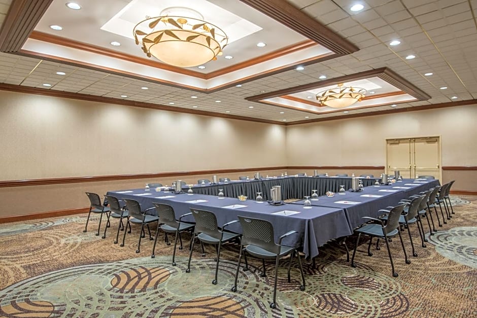 Crowne Plaza Knoxville Downtown University by IHG