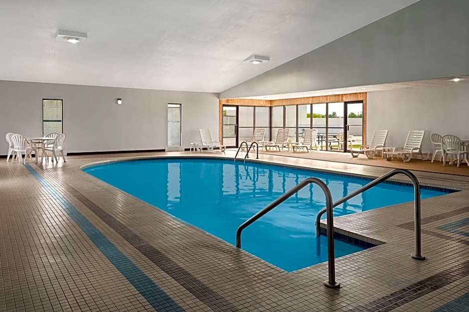 AmericInn by Wyndham Marshfield