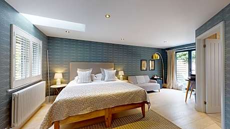 Signature Room with Hot Tub