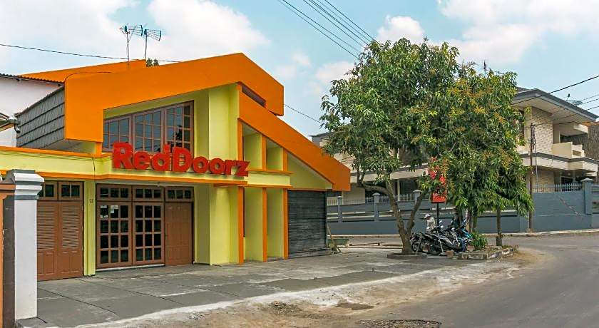 RedDoorz near Universitas Widyagama Malang