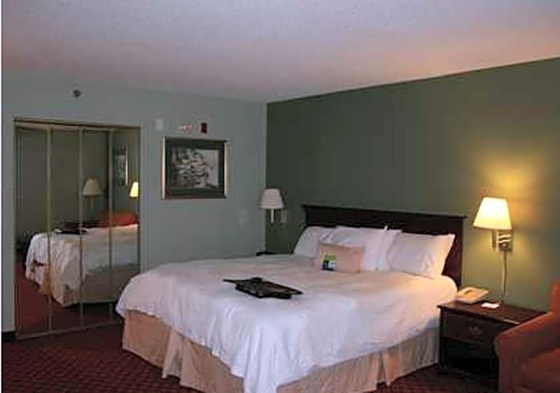 Hampton Inn - Hillsville