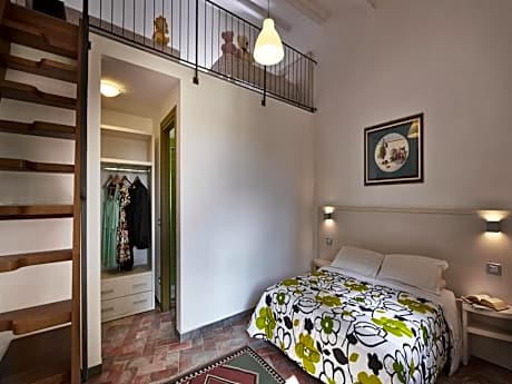 Quadruple Room with Private Bathroom