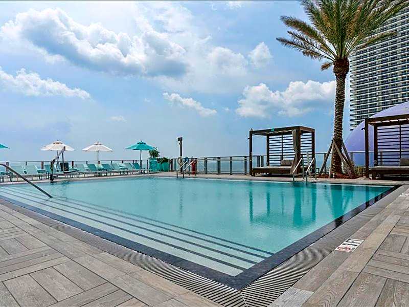 Beachside Contemporary Residence in Lyfe