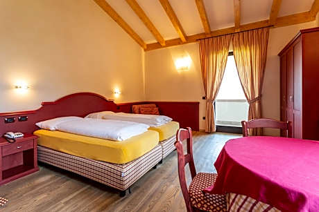 Suite with Lake View