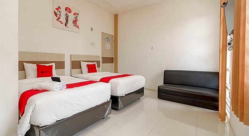 RedDoorz @ Tara Homestay Palembang