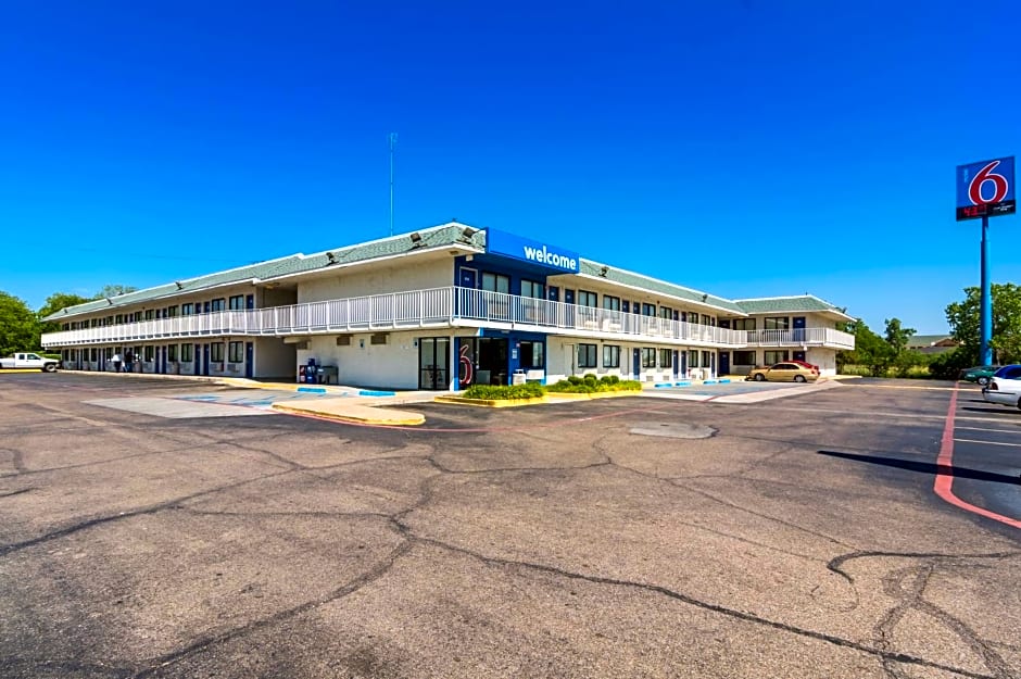 Motel 6-Bellmead, TX - Waco