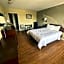 Econo Lodge Inn & Suites Southeast