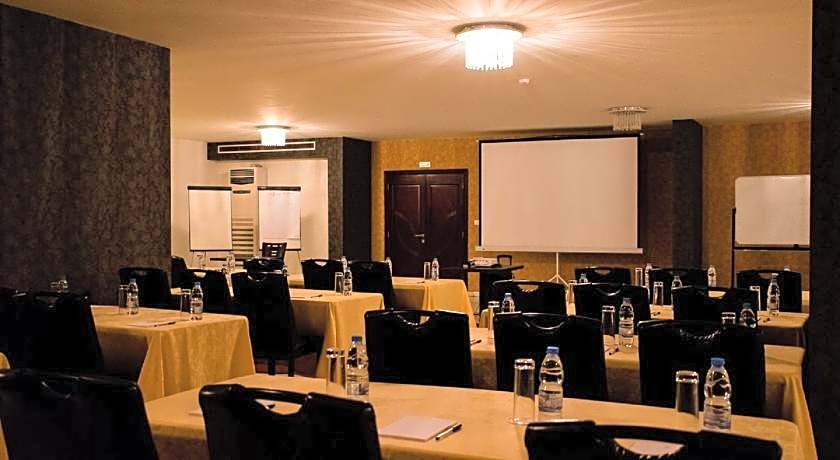 Al Murjan Palace Hotel