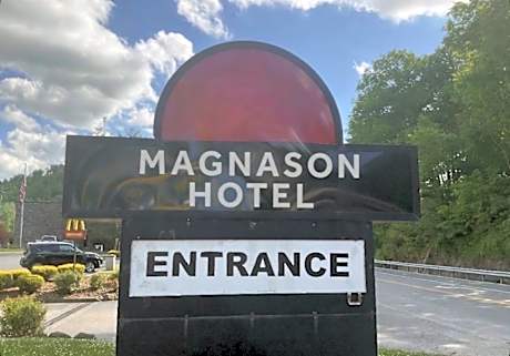 Magnuson Hotel West Liberty