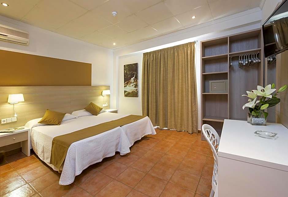 Hostal Adelino
