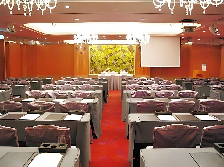 Monarch Skyline International Hotel