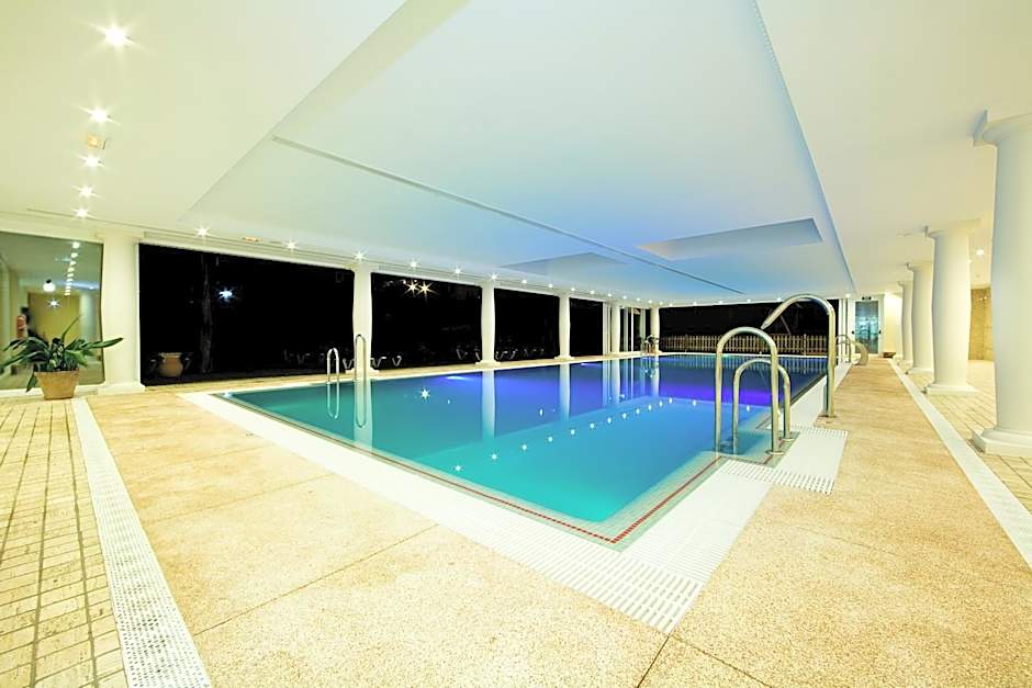 Hotel Monarque Cendrillón