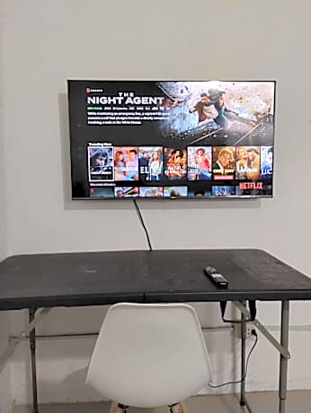 Vin's Studio WiFi Netflix - DRMC/City Hall/EPark