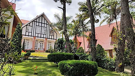 Hillock Villa