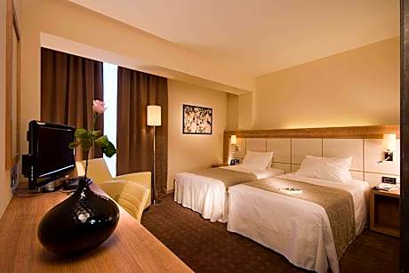 2 Twin Beds Guestroom