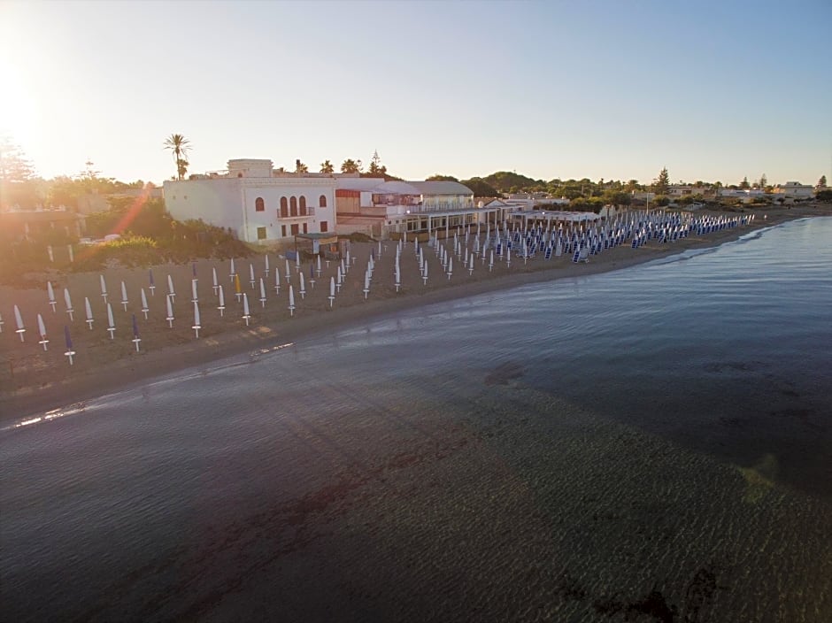 Delfino Beach Hotel