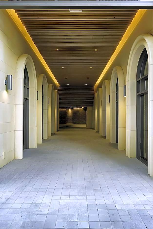 Pinegrove Hotel