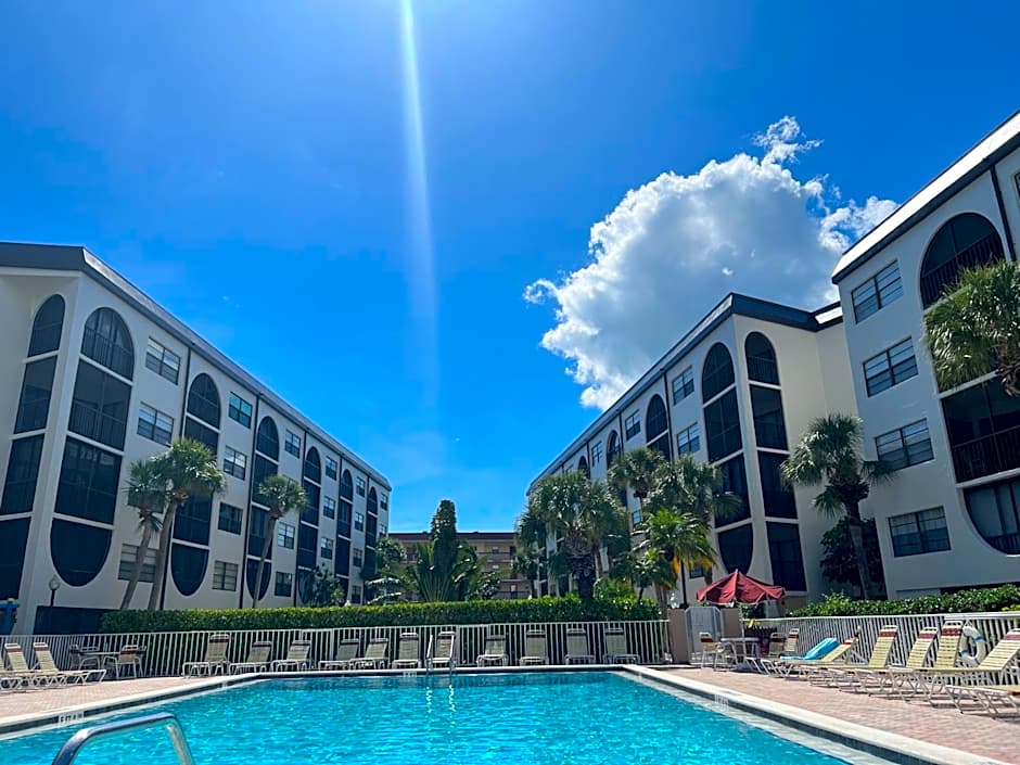 Knot a Care Remodeled Direct water access condo with ocean and pool views NOW SLEEPS SIX