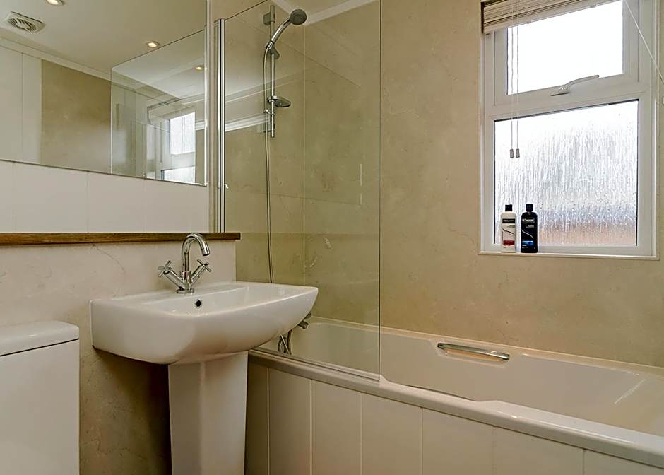 Canterbury Reach Lodge Retreat