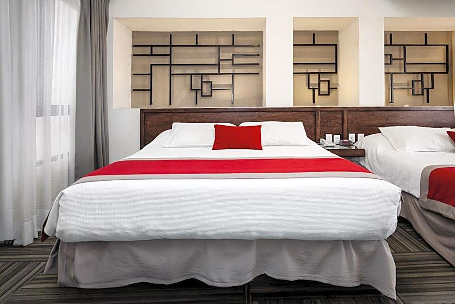 Ramada Plaza by Wyndham Leon