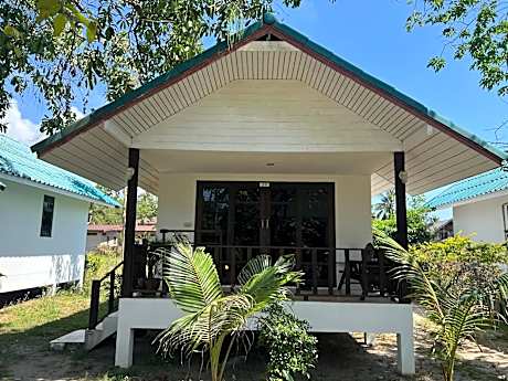 Deluxe Bungalow with Garden View