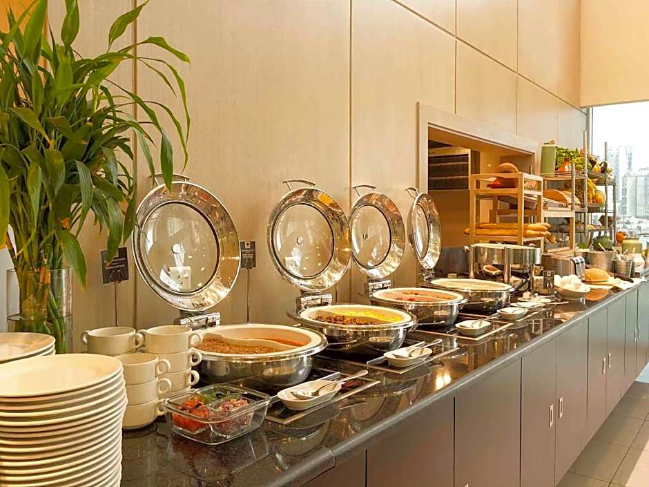 Ibis Sharq Hotel