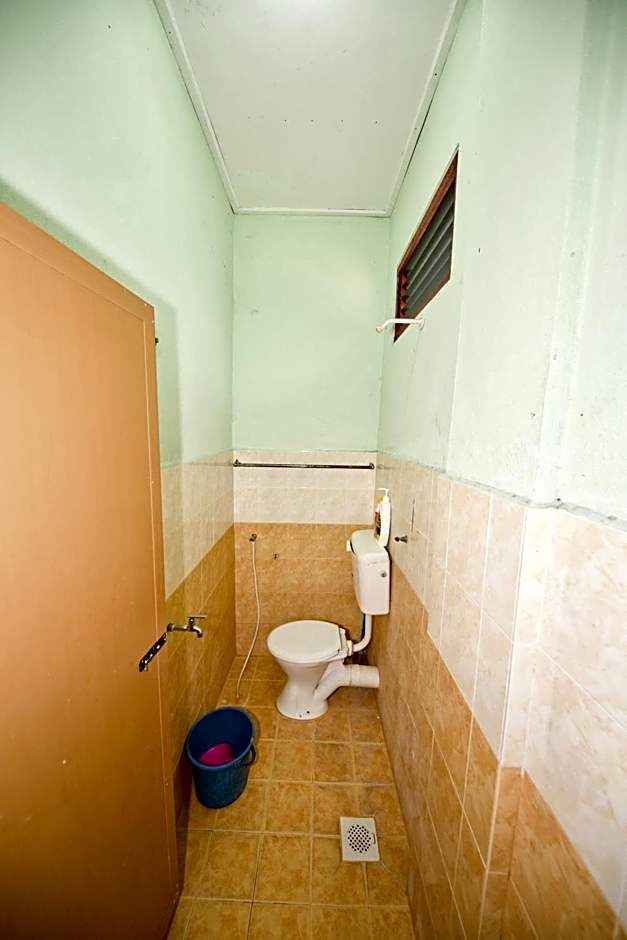 OYO 90915 Ilham Villa