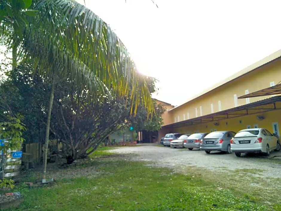 Motel Kampung Kuah by ZUZU