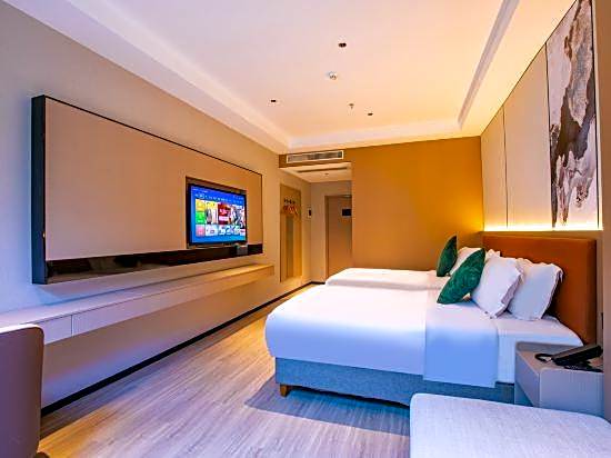 Pai Hotel Zhuhai Xinxiangzhou China Resources Vanguard Minzhu Railway Station – Zhuhai, IA