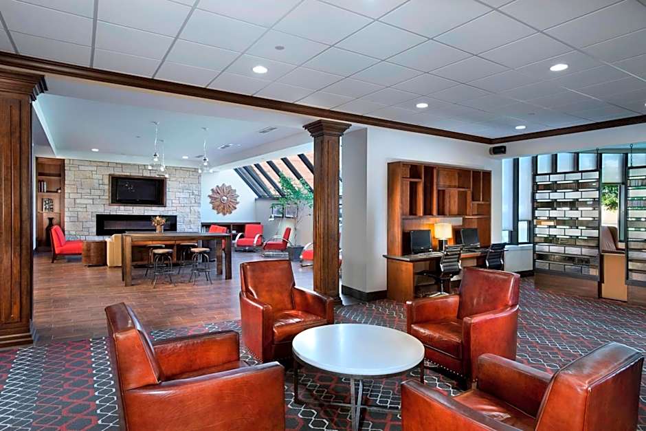 DoubleTree by Hilton Manhattan, KS