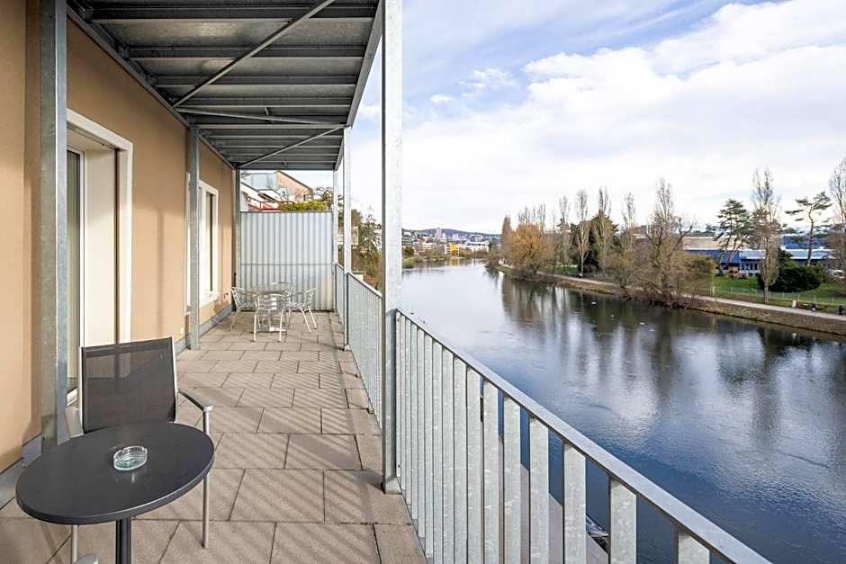 STAYY The River - contactless check-in