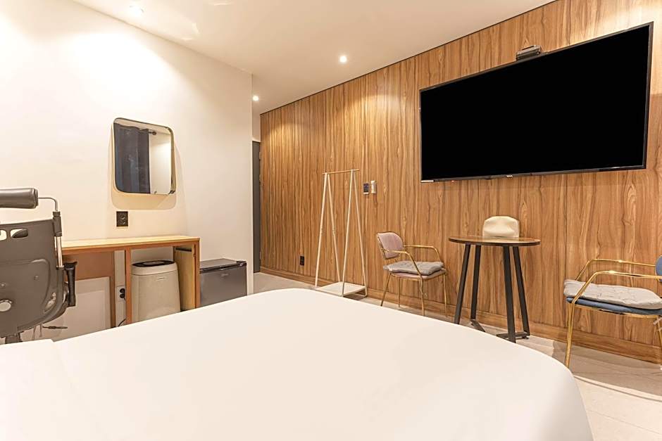 Guri Hotel in Cafe