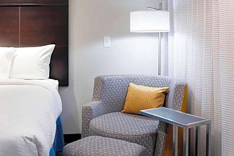 Room, 2 Queen Beds (Mobility Accessible, Tub)