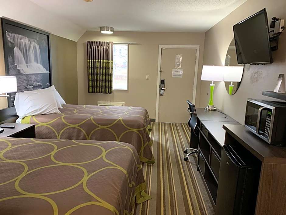 Super 8 by Wyndham Brownsburg