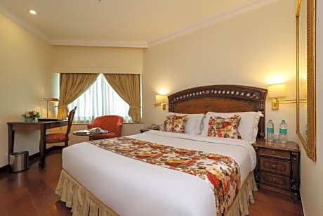 Standard Double Room - Wifi, 15% Discount on Food & Soft Beverages, Spa & Saloon services