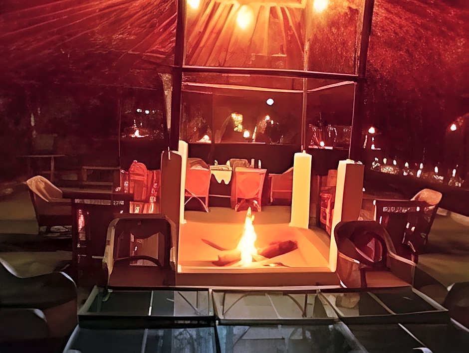 Hotel Kanha (Treasure In Forest)