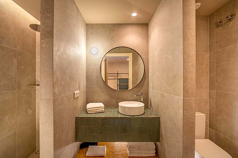 Aqua Hotel Bertran Park