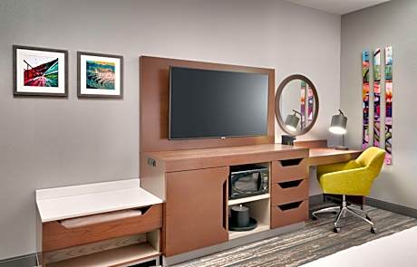 King Room W Microwave And Fridge