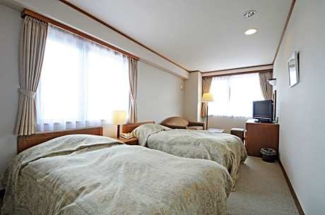 Yotei Wing Twin Room with Private Bathroom - Non-Smoking