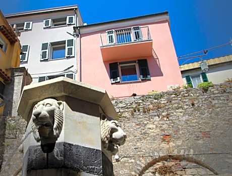 Colonna 24 Luxury Room in Portovenere near 5 Terre