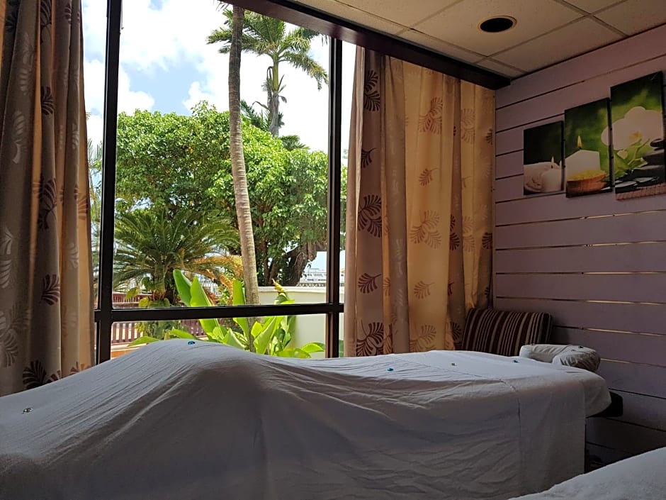 Radisson Fort George Hotel And Marina