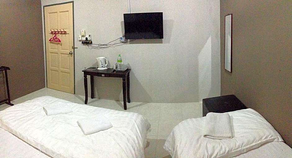 Semarak Beach Inn