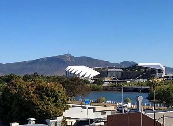 Grand Hotel and Apartments Townsville