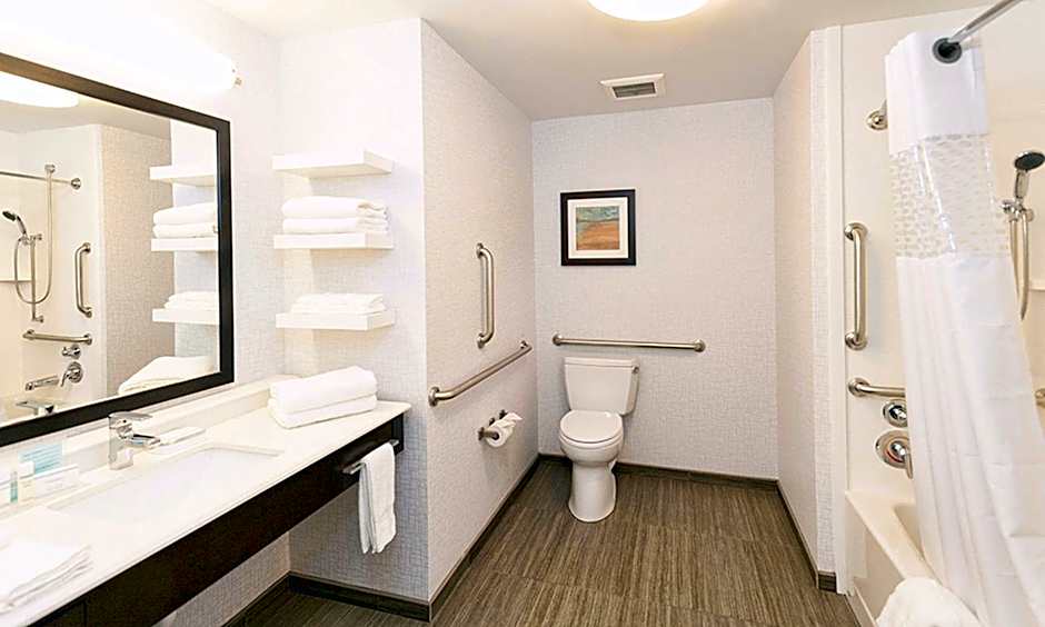 Hampton Inn By Hilton & Suites Duluth North/Mall Area, MN