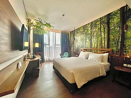 Autumn Deluxe Room - King bed