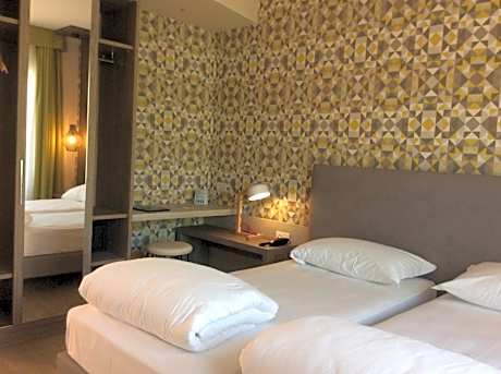 Standard Double Room with Mountain View