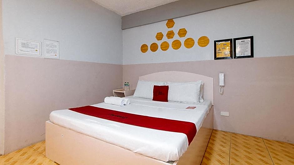 RedDoorz @ Sun Miles Hotel