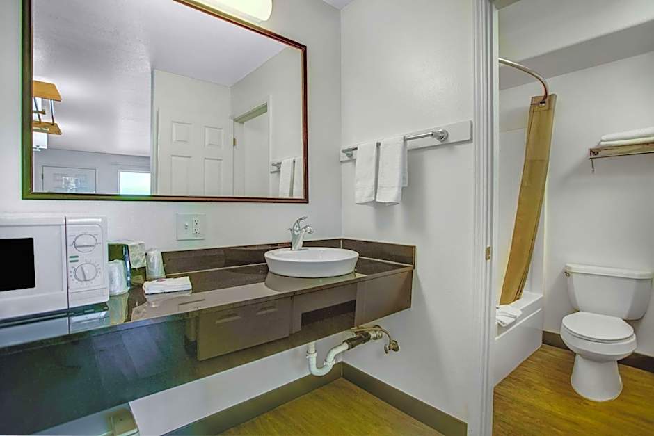 Motel 6-Baker City, OR