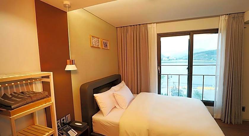 Namyangju Bukhangang Dolcecasa Hotel