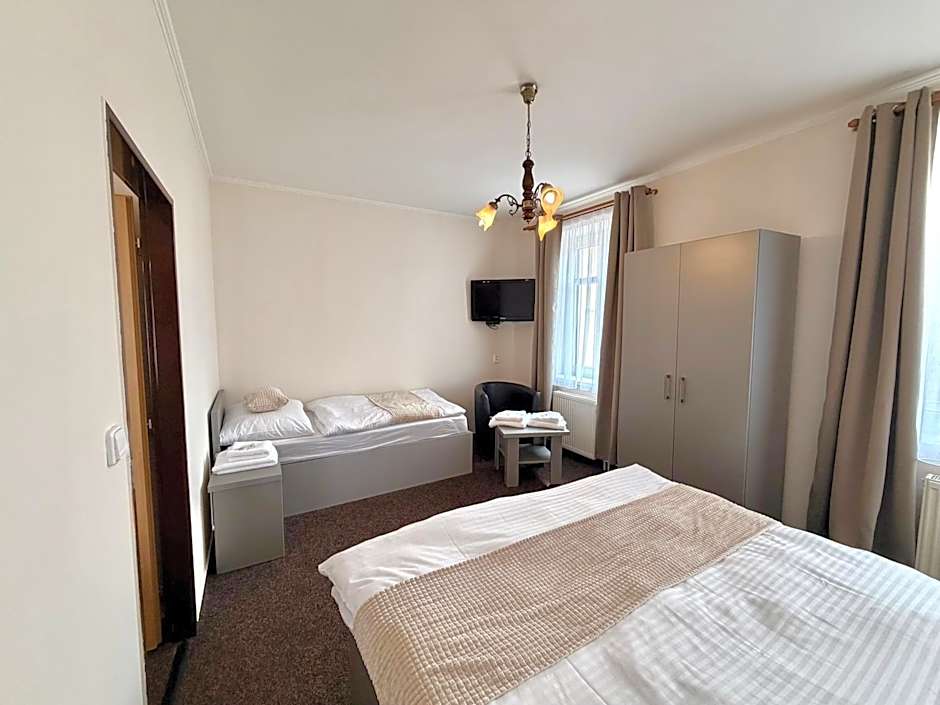 Hotel Zlatý Kříž